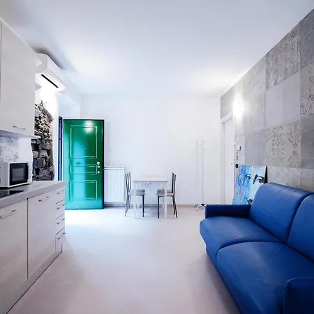 Blue Loft - The House Of Travelers Como