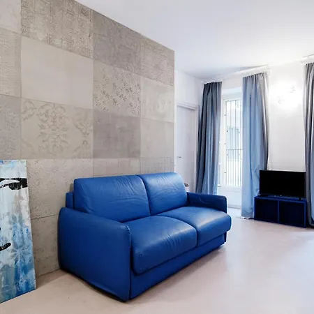 Blue Loft - The House Of Travelers Apartment Como